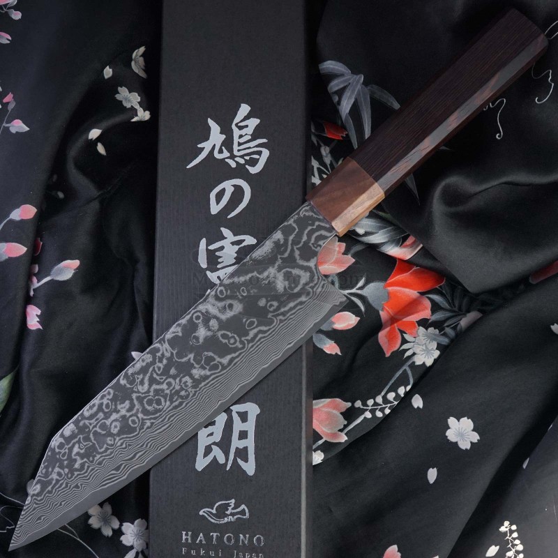 Coltello Giapponese Kiritsuke 240 Mm In Acciaio SG2 E Damasco 62 Strati – Manico In Legno Pakka – Kanetsugu ZUIUN